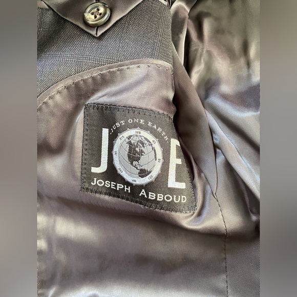 Like New Joseph Abboud Grey Suit - Picture 5 of 9